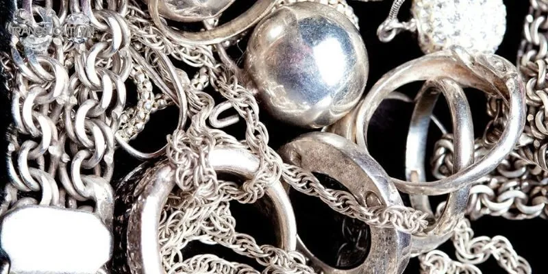 Mẹo Phục Hồi Độ Sáng Bóng Cho Trang Sức Tại Nhà